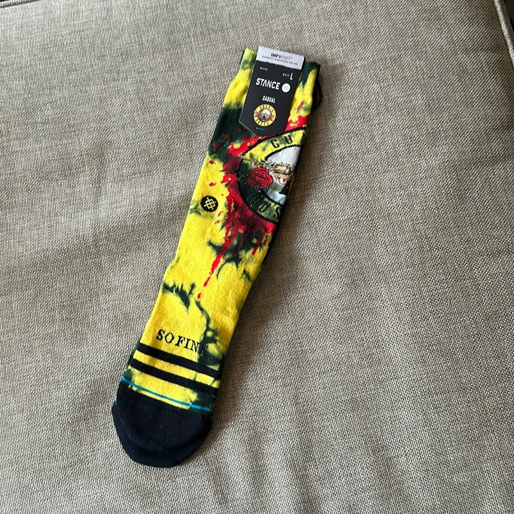 Infiknit Guns -n- Roses casual socks size large NWT